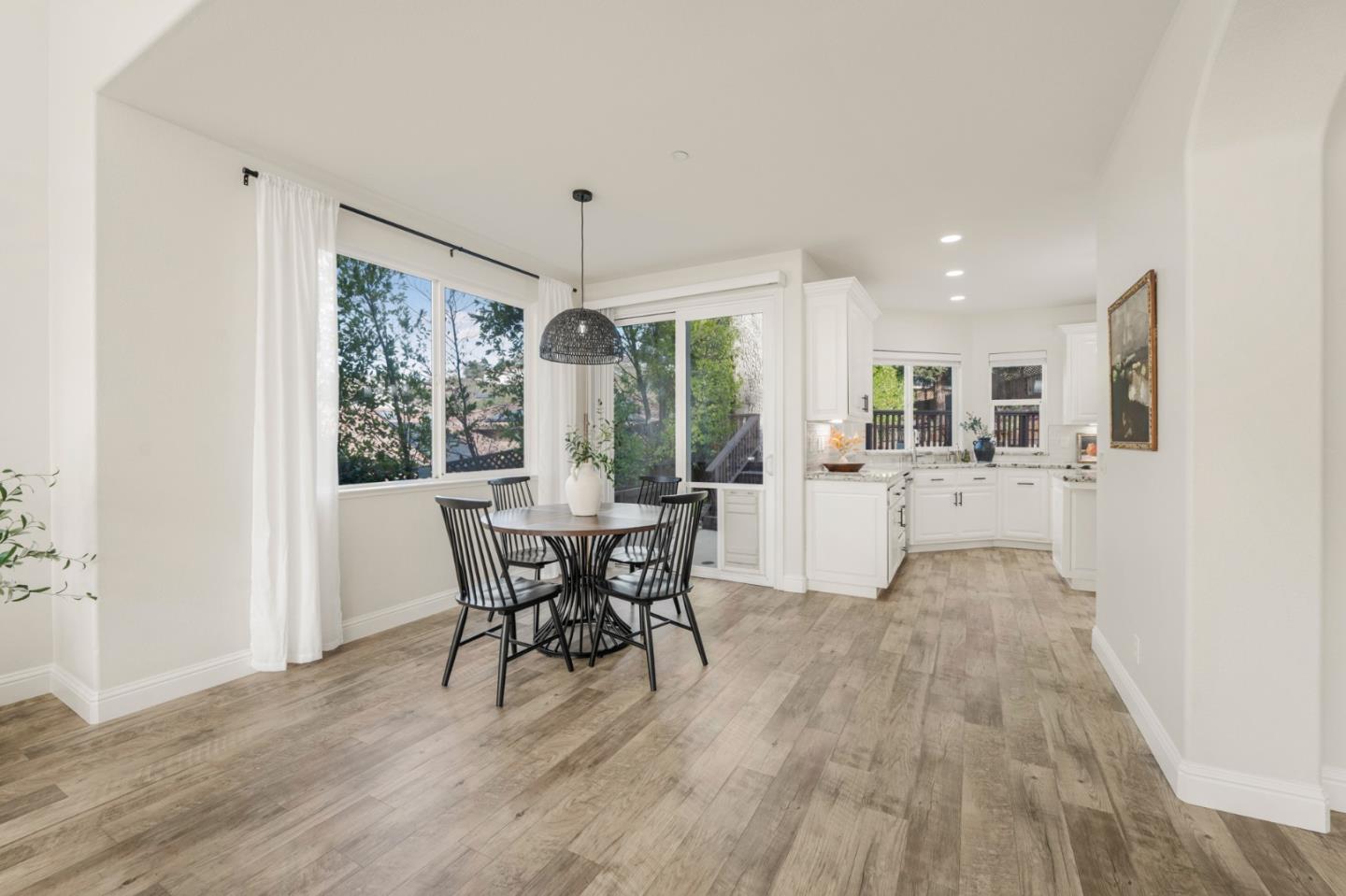 Detail Gallery Image 17 of 53 For 2360 Sunflower Cir, Gilroy,  CA 95020 - 4 Beds | 3 Baths