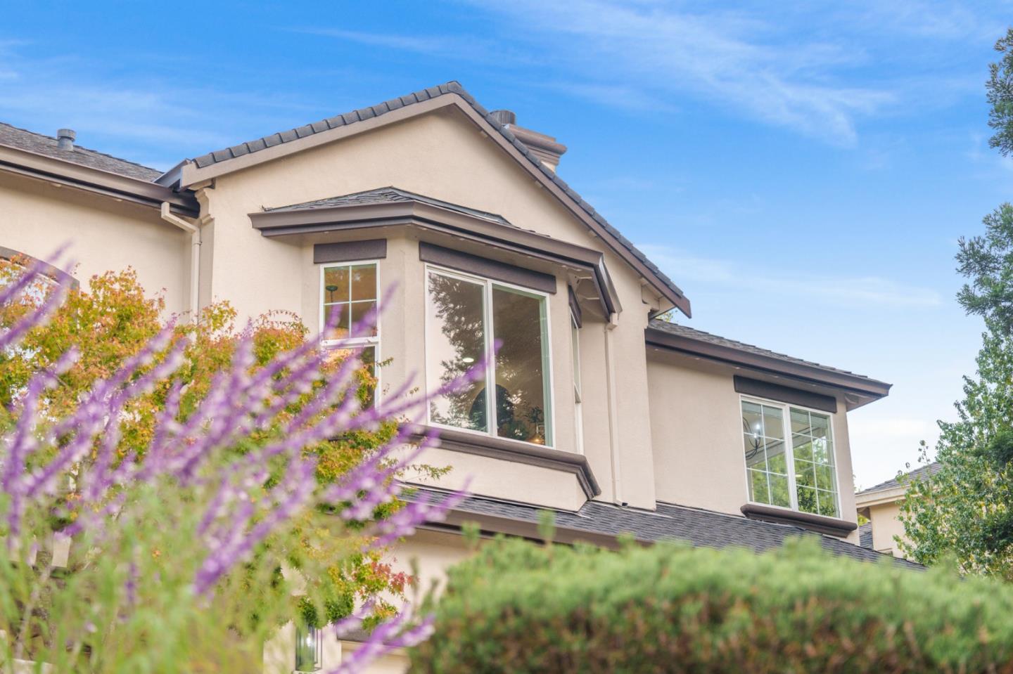 Detail Gallery Image 3 of 53 For 2360 Sunflower Cir, Gilroy,  CA 95020 - 4 Beds | 3 Baths