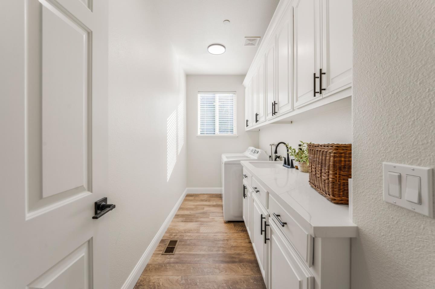 Detail Gallery Image 32 of 53 For 2360 Sunflower Cir, Gilroy,  CA 95020 - 4 Beds | 3 Baths