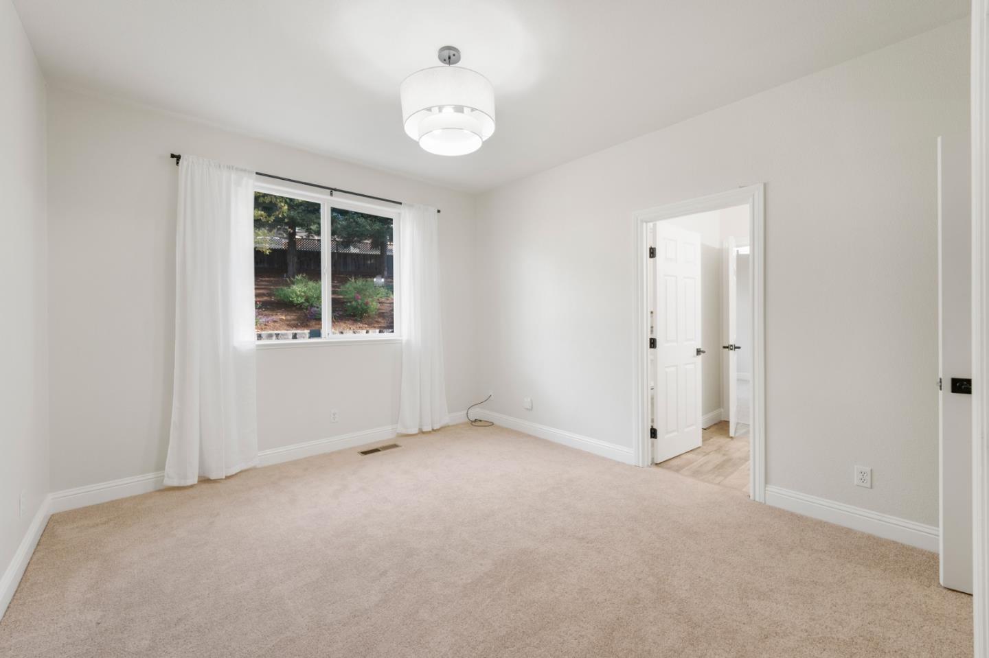 Detail Gallery Image 34 of 53 For 2360 Sunflower Cir, Gilroy,  CA 95020 - 4 Beds | 3 Baths