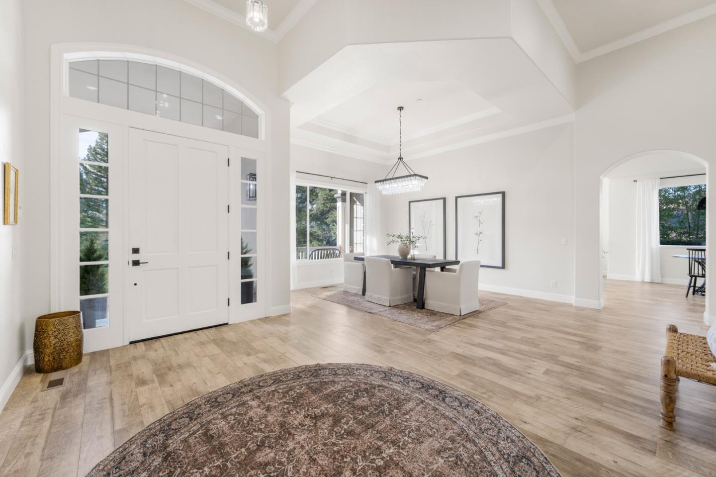 Detail Gallery Image 8 of 53 For 2360 Sunflower Cir, Gilroy,  CA 95020 - 4 Beds | 3 Baths