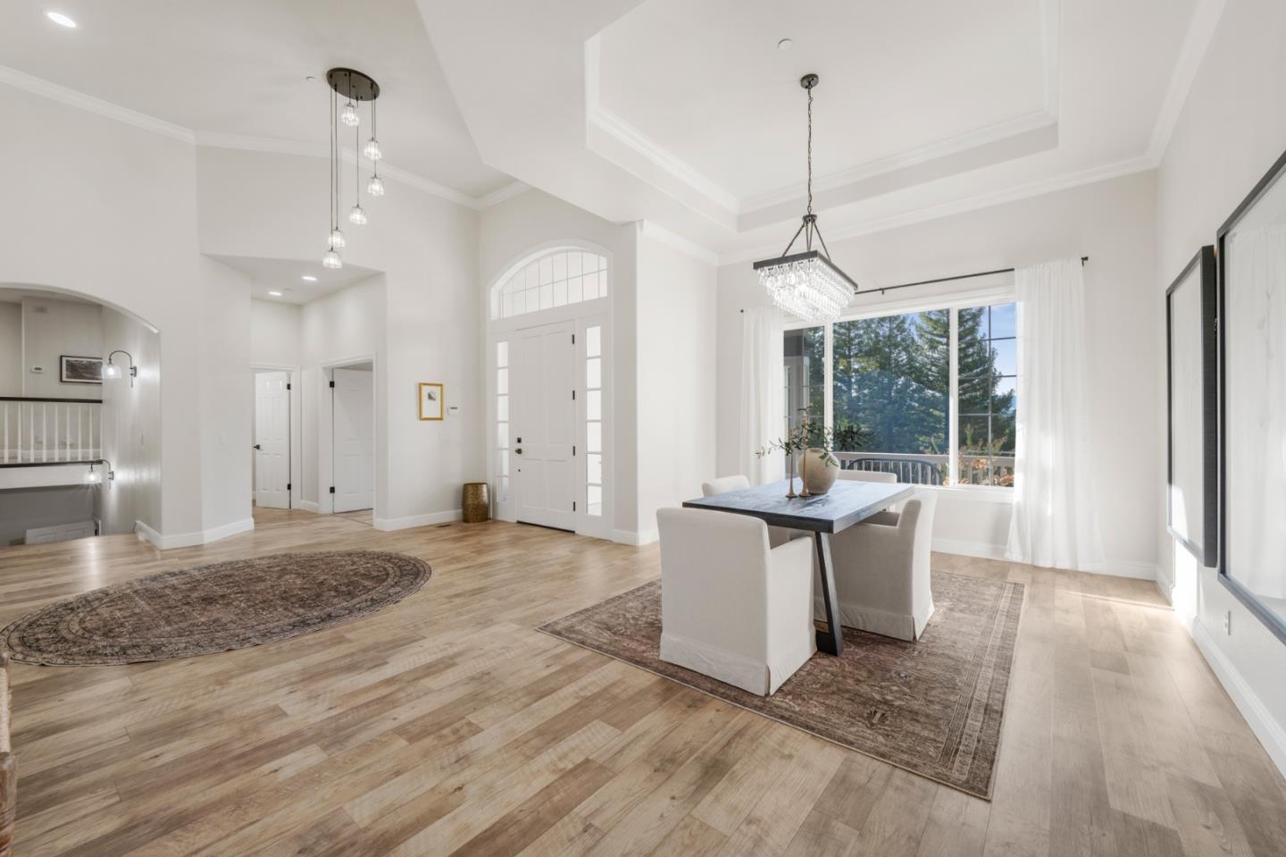 Detail Gallery Image 9 of 53 For 2360 Sunflower Cir, Gilroy,  CA 95020 - 4 Beds | 3 Baths