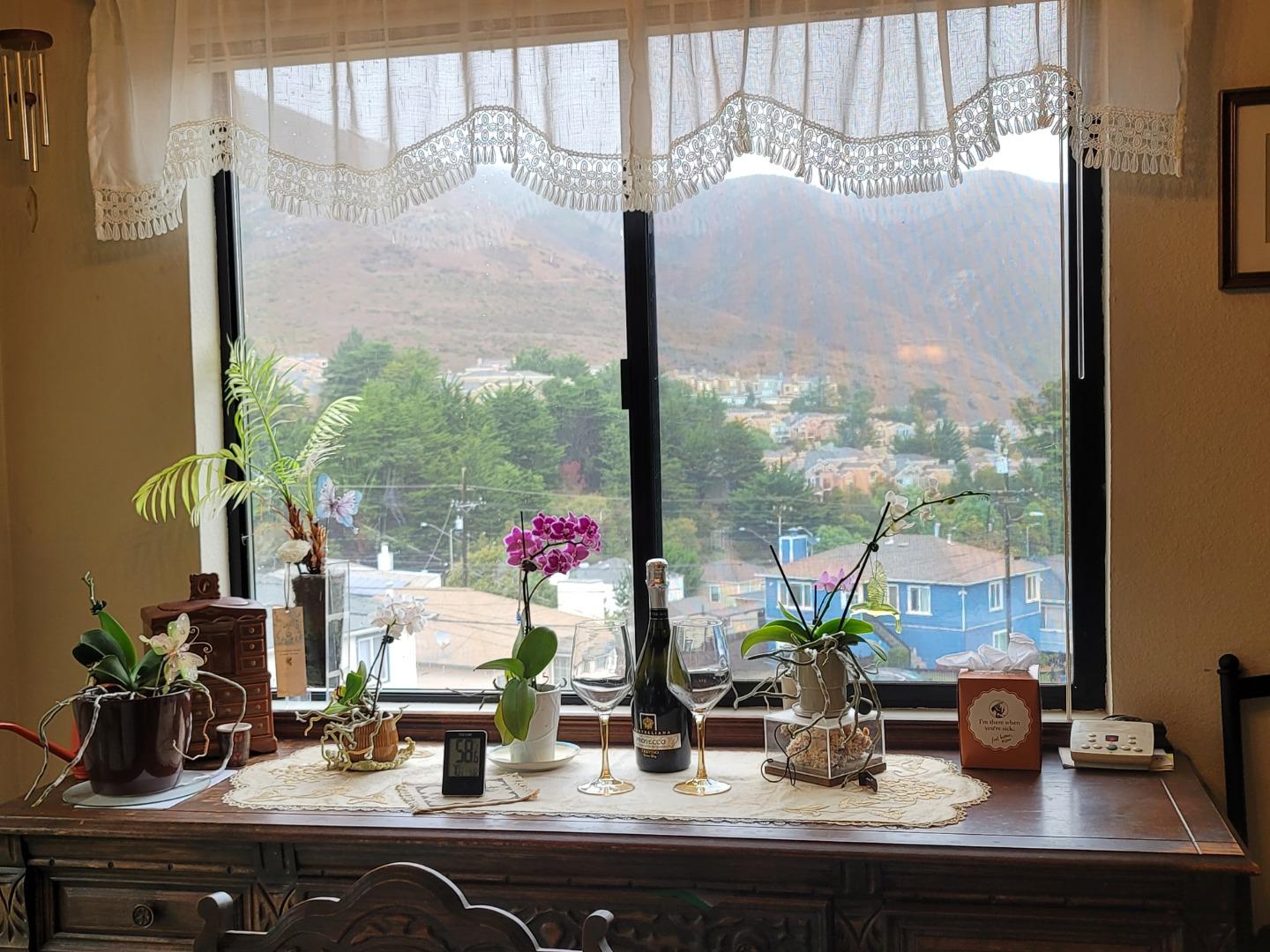 Detail Gallery Image 8 of 26 For 947 Ridgeview Ct #C,  South San Francisco,  CA 94080 - 2 Beds | 1 Baths