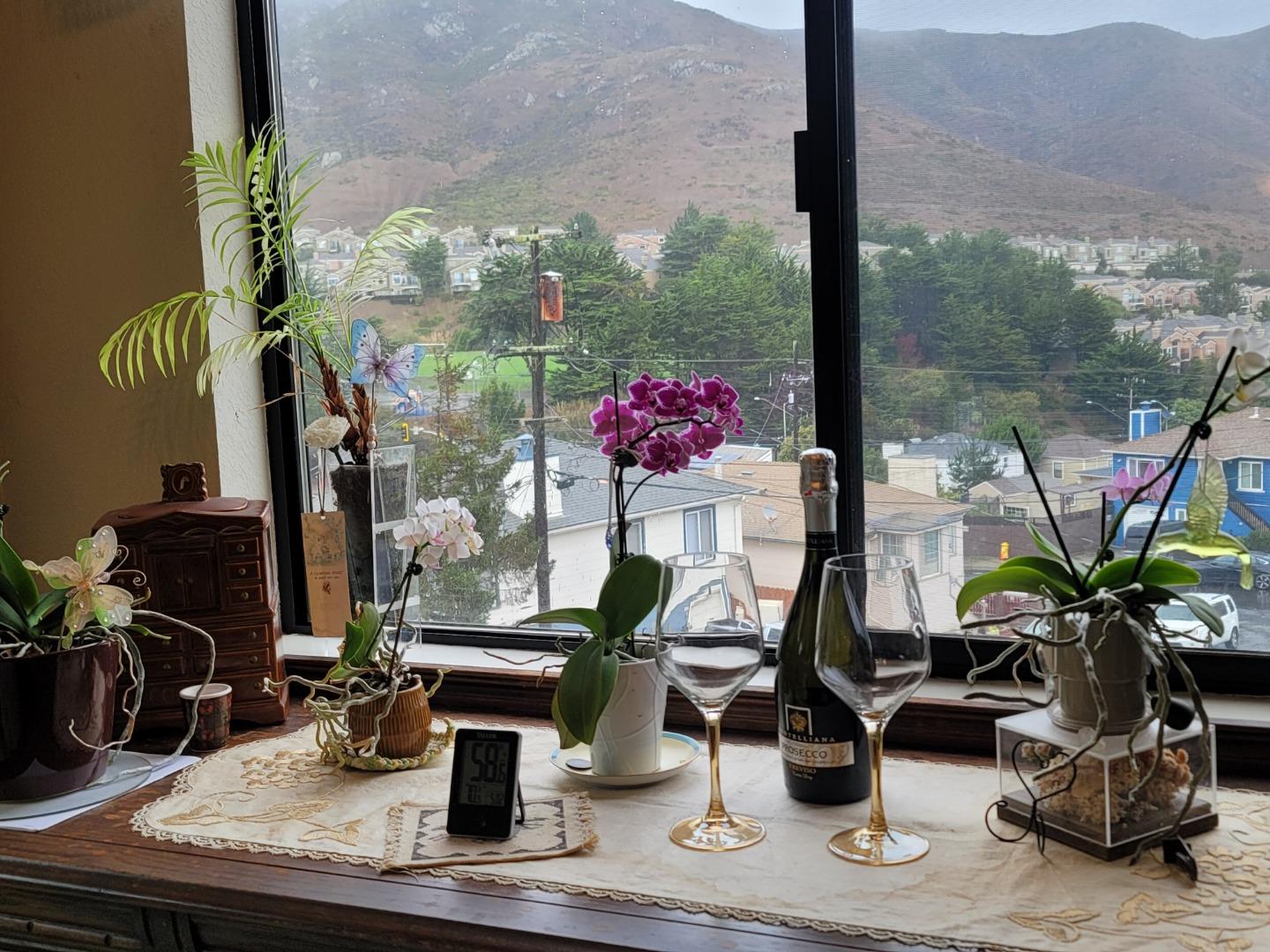 Detail Gallery Image 9 of 26 For 947 Ridgeview Ct #C,  South San Francisco,  CA 94080 - 2 Beds | 1 Baths