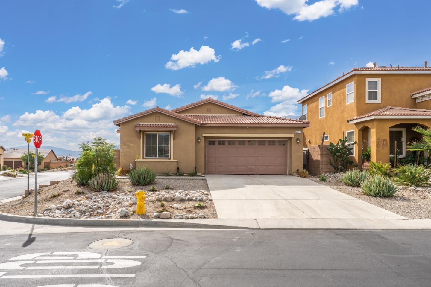 Detail Gallery Image 2 of 17 For 62855 Kitetail Dr, Desert Hot Springs,  CA 92240 - 3 Beds | 2 Baths