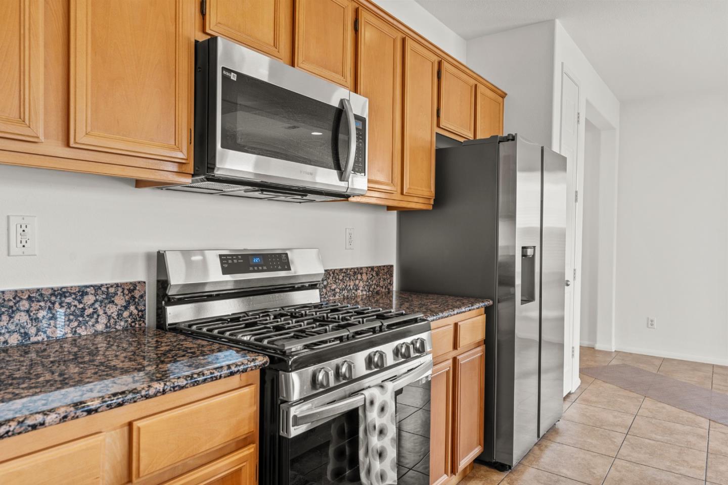 Detail Gallery Image 7 of 17 For 62855 Kitetail Dr, Desert Hot Springs,  CA 92240 - 3 Beds | 2 Baths