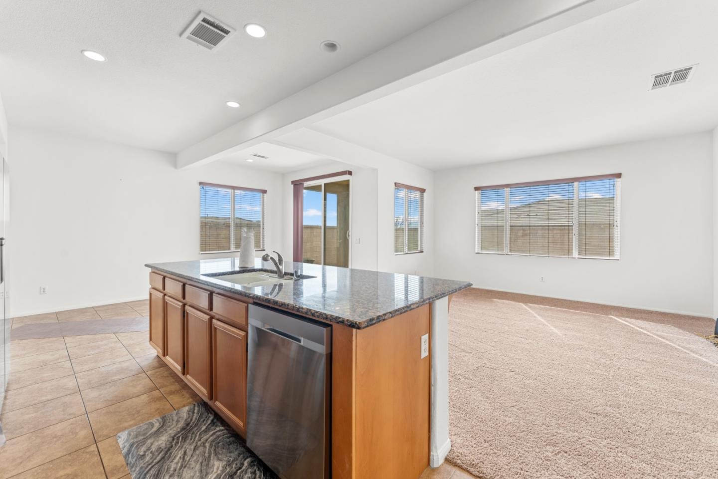 Detail Gallery Image 8 of 17 For 62855 Kitetail Dr, Desert Hot Springs,  CA 92240 - 3 Beds | 2 Baths