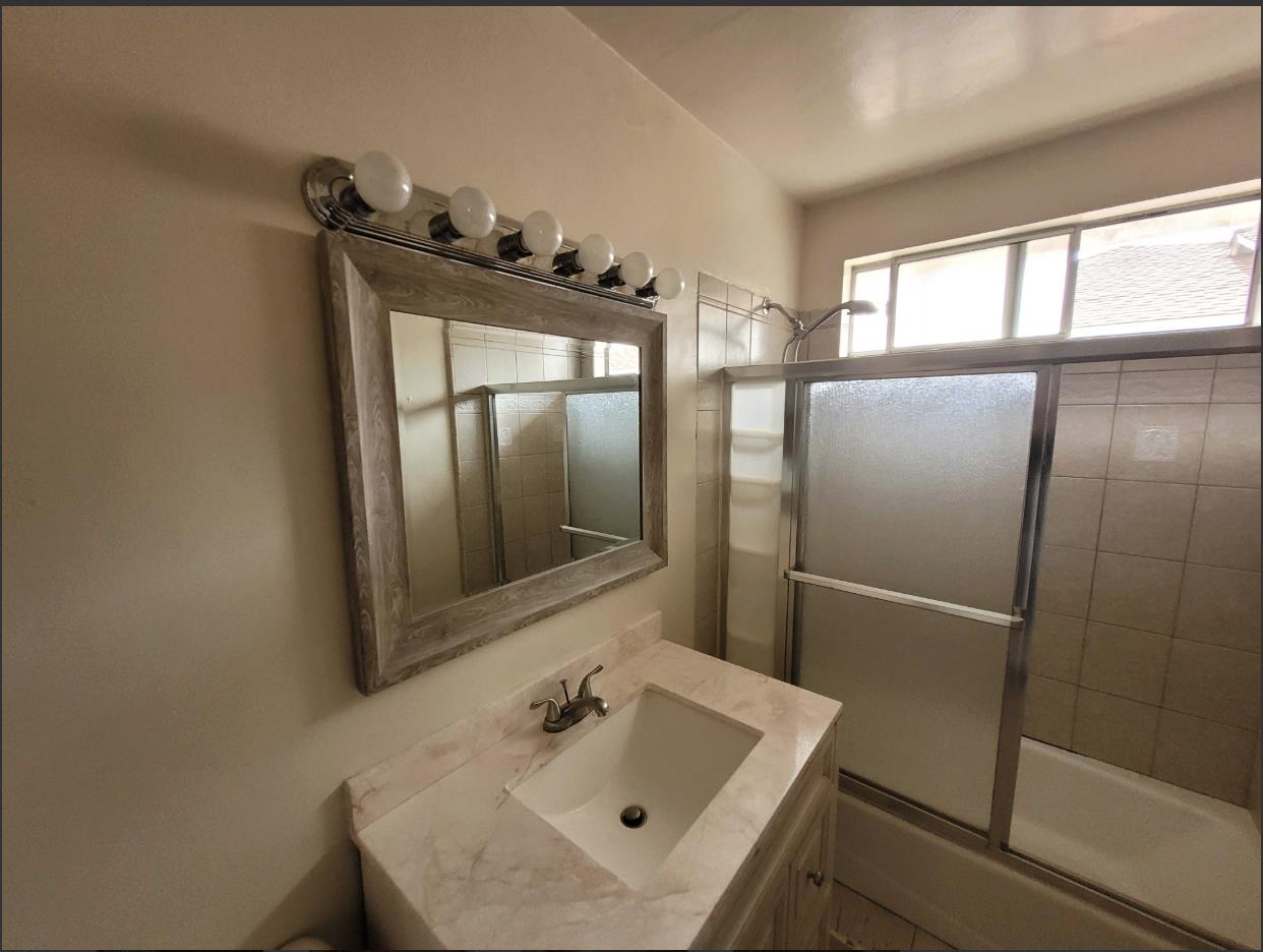 Detail Gallery Image 4 of 11 For 15515 Harvest Ave, Norwalk,  CA 90650 - 3 Beds | 2 Baths