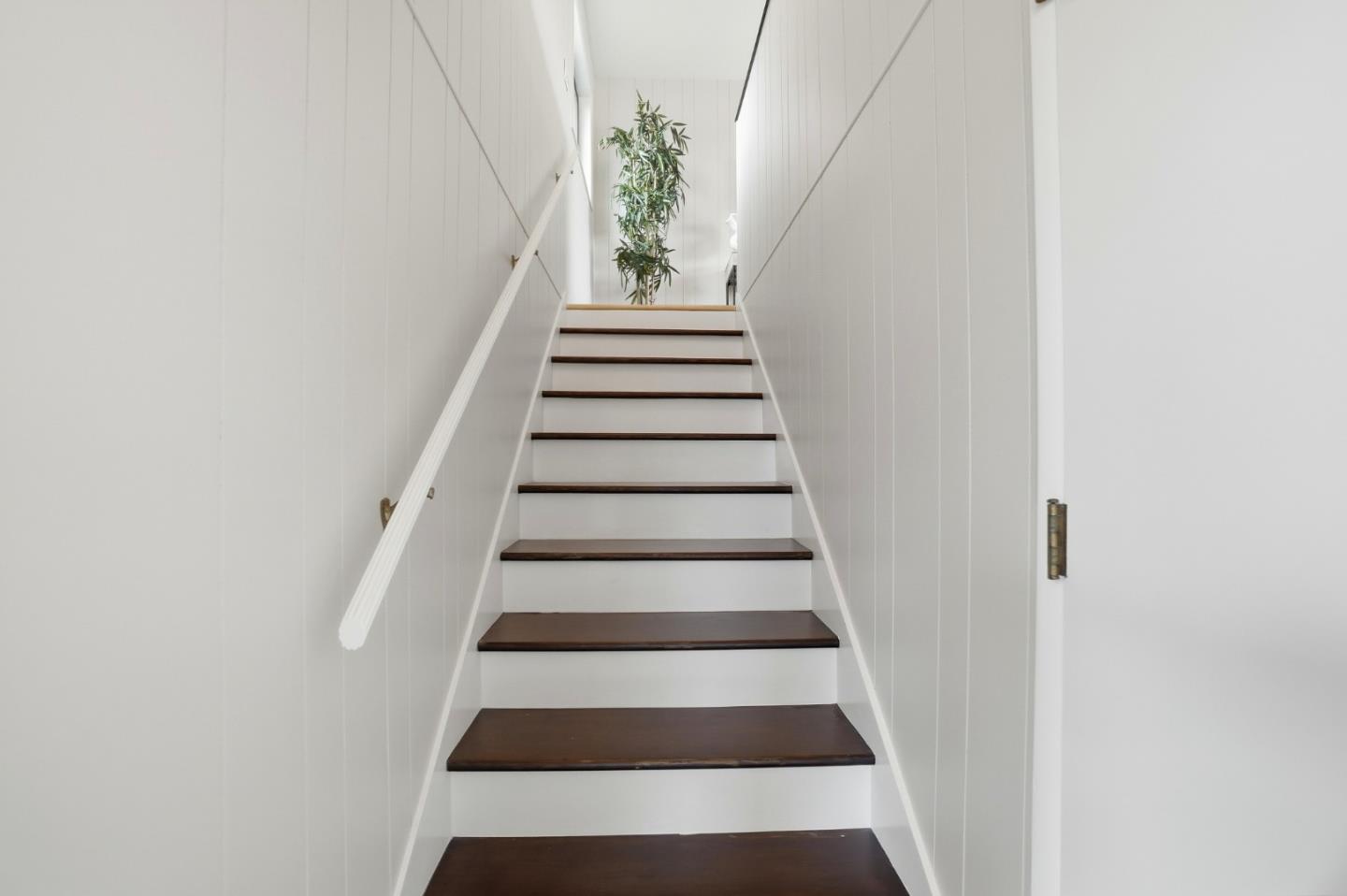 Detail Gallery Image 25 of 46 For 33 Lilac Ln, South San Francisco,  CA 94080 - 4 Beds | 2 Baths