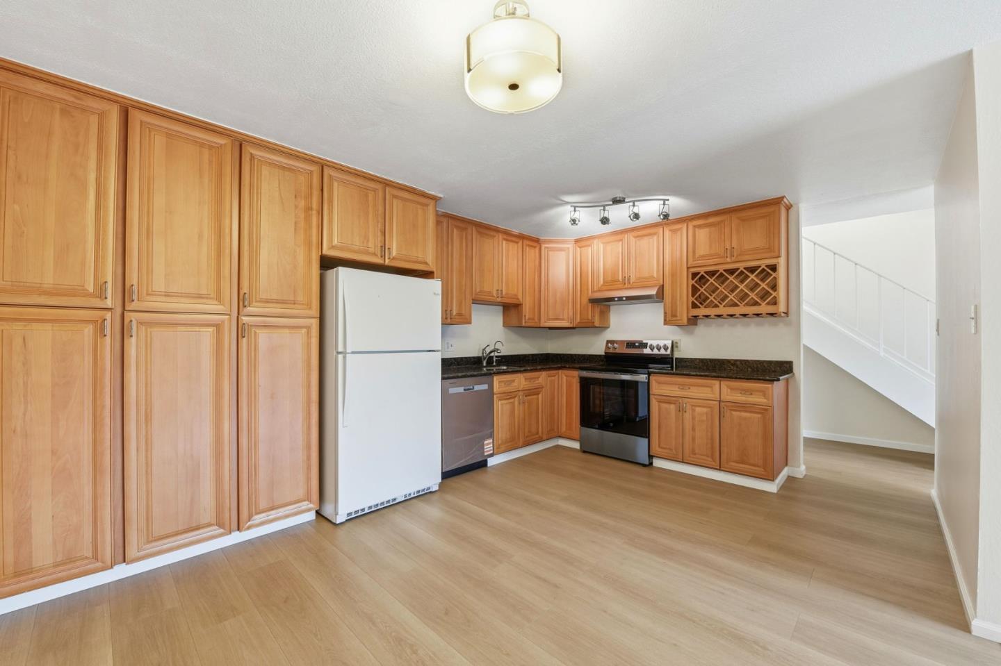 Detail Gallery Image 10 of 38 For 460 Auburn Way #5,  San Jose,  CA 95129 - 2 Beds | 1/1 Baths