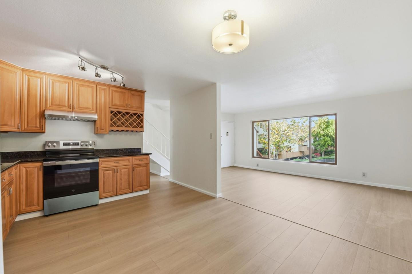 Detail Gallery Image 14 of 38 For 460 Auburn Way #5,  San Jose,  CA 95129 - 2 Beds | 1/1 Baths