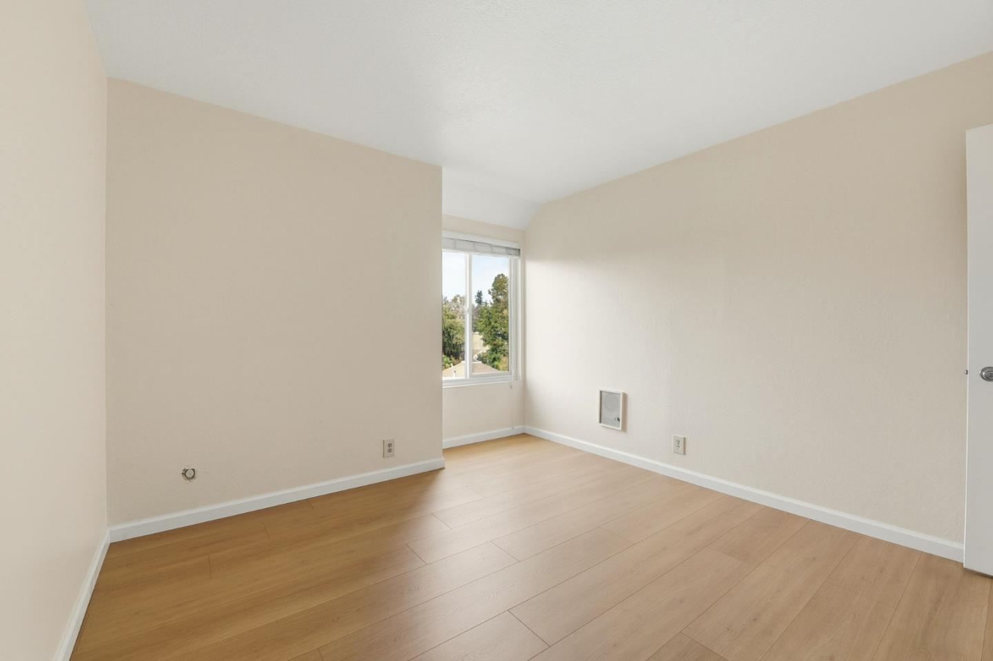 Detail Gallery Image 17 of 38 For 460 Auburn Way #5,  San Jose,  CA 95129 - 2 Beds | 1/1 Baths