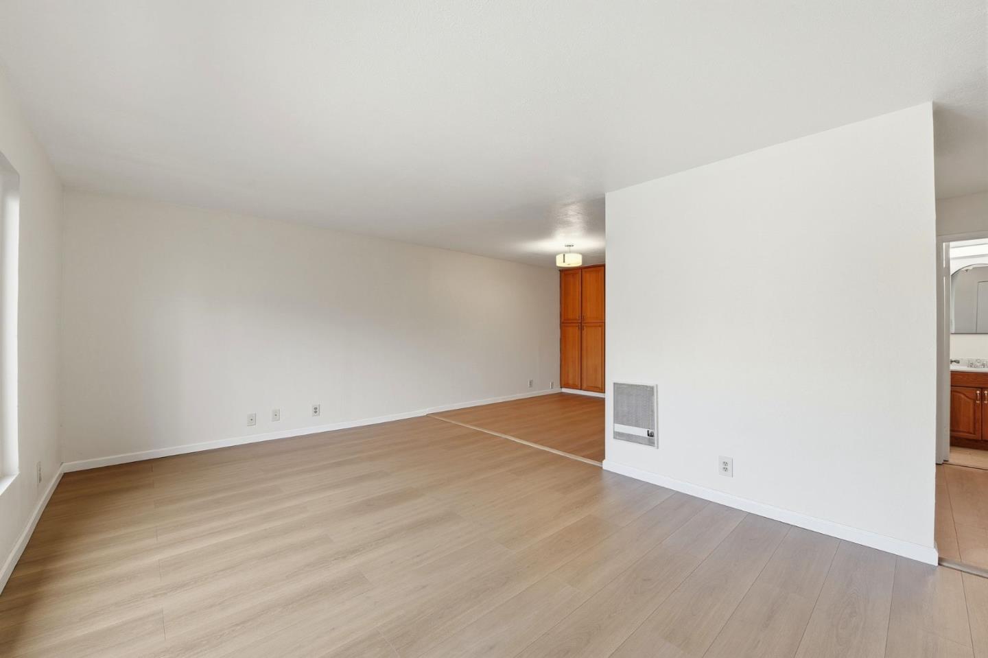 Detail Gallery Image 8 of 38 For 460 Auburn Way #5,  San Jose,  CA 95129 - 2 Beds | 1/1 Baths