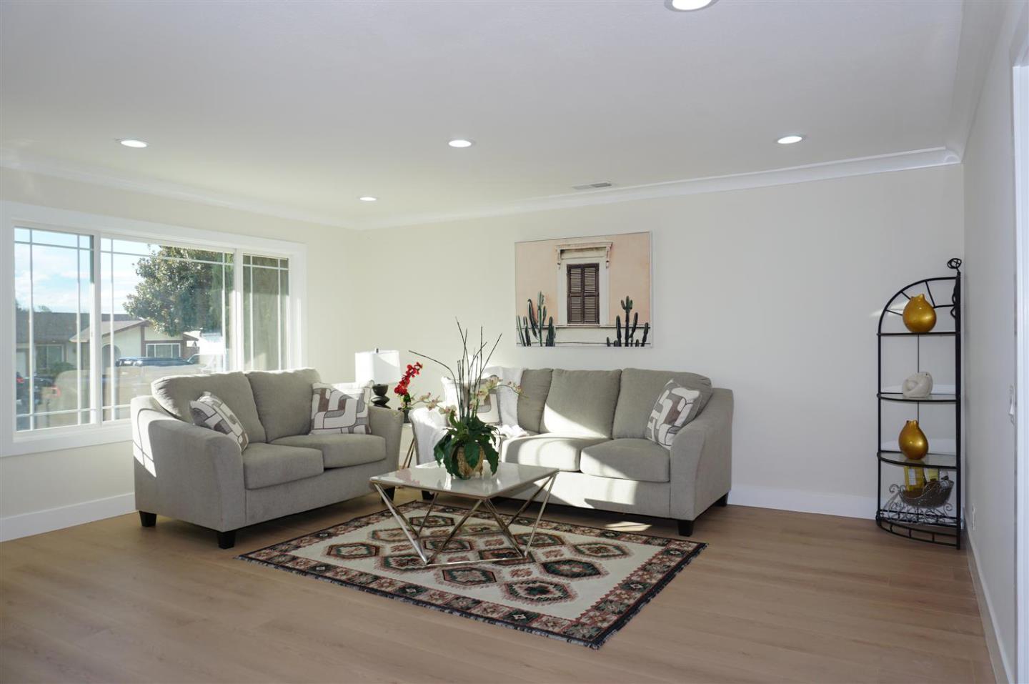 Detail Gallery Image 8 of 33 For 4146 Moonflower Ct, San Jose,  CA 95135 - 4 Beds | 2 Baths