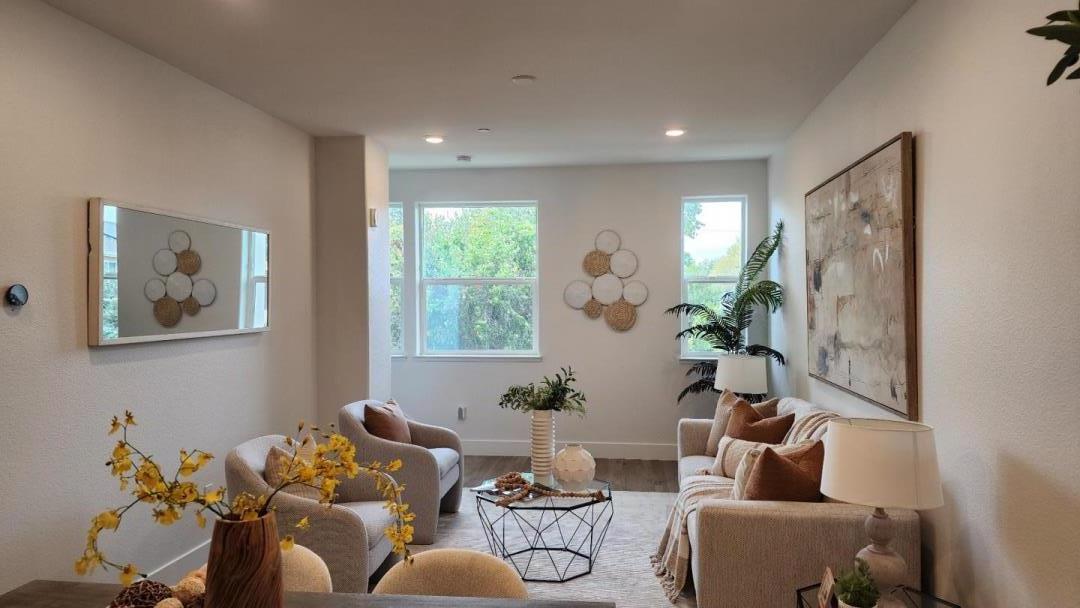 Detail Gallery Image 3 of 27 For 1967 Nevets Ln, San Jose,  CA 95133 - 3 Beds | 3 Baths