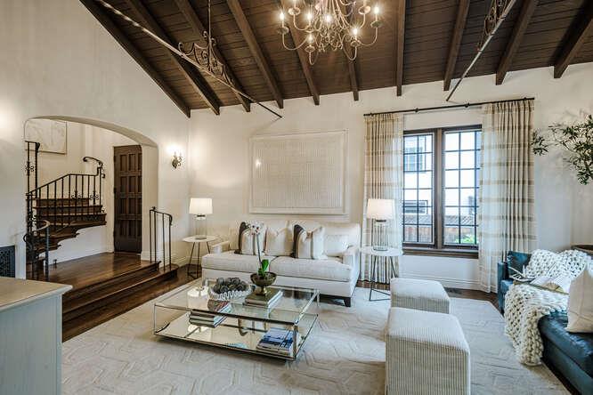 Detail Gallery Image 3 of 35 For 236 Amherst Ave, San Mateo,  CA 94402 - 5 Beds | 3 Baths