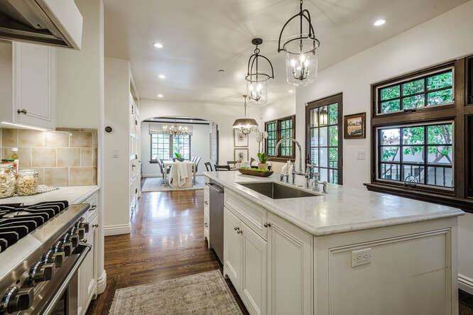 Detail Gallery Image 7 of 35 For 236 Amherst Ave, San Mateo,  CA 94402 - 5 Beds | 3 Baths