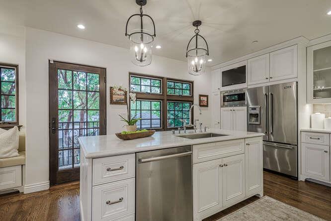 Detail Gallery Image 8 of 35 For 236 Amherst Ave, San Mateo,  CA 94402 - 5 Beds | 3 Baths