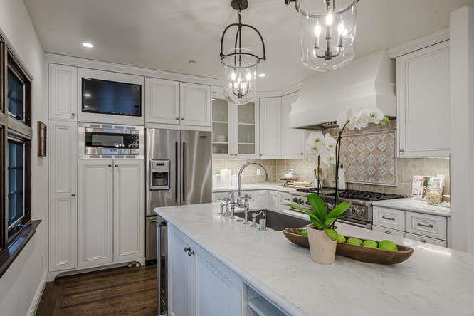 Detail Gallery Image 9 of 35 For 236 Amherst Ave, San Mateo,  CA 94402 - 5 Beds | 3 Baths