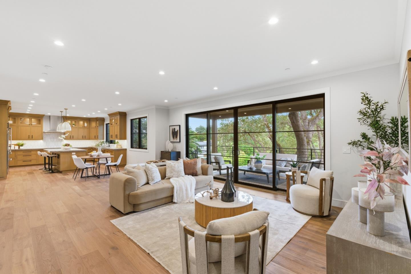 Detail Gallery Image 10 of 53 For 123 Dolton Ave, San Carlos,  CA 94070 - 5 Beds | 5/1 Baths