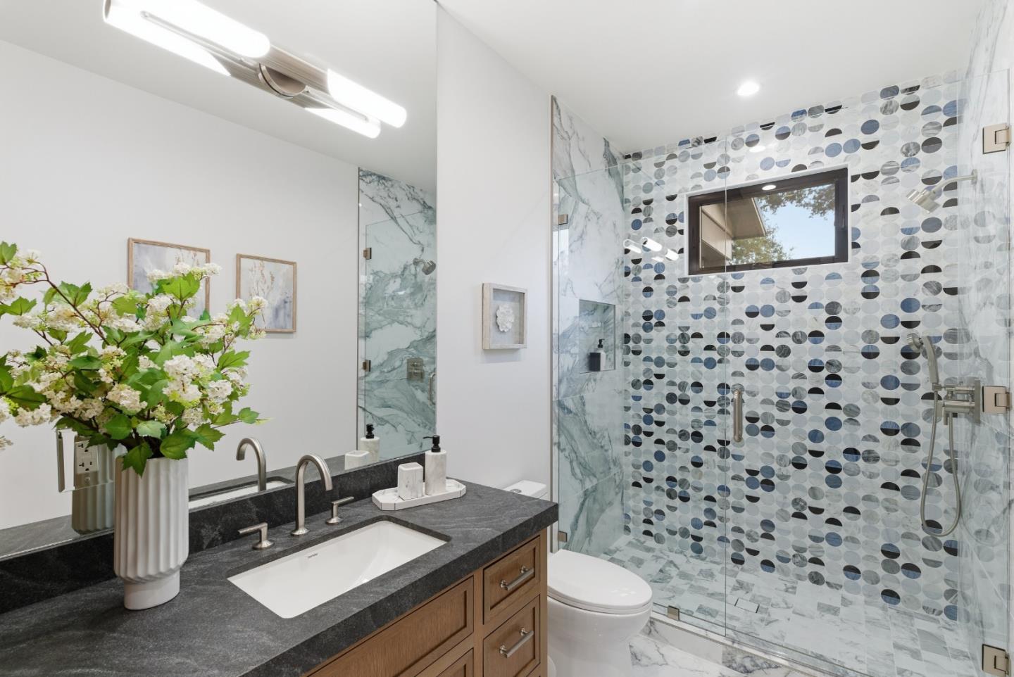 Detail Gallery Image 17 of 53 For 123 Dolton Ave, San Carlos,  CA 94070 - 5 Beds | 5/1 Baths