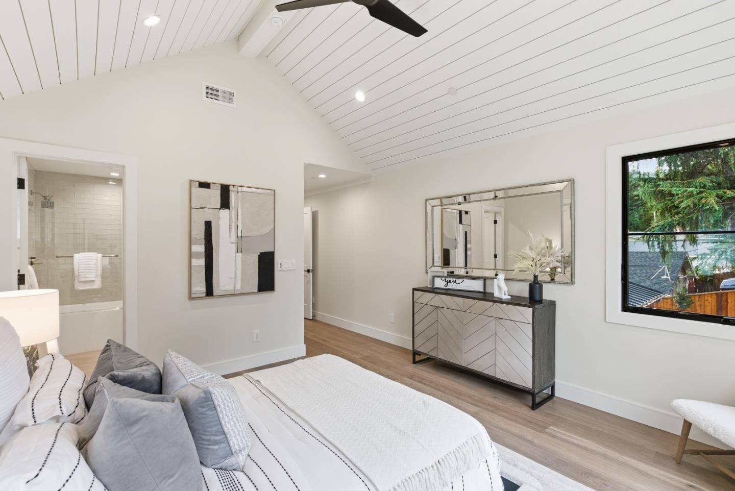 Detail Gallery Image 20 of 53 For 123 Dolton Ave, San Carlos,  CA 94070 - 5 Beds | 5/1 Baths