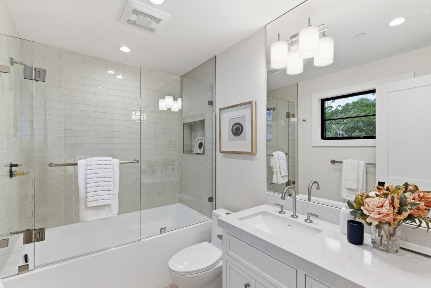 Detail Gallery Image 21 of 53 For 123 Dolton Ave, San Carlos,  CA 94070 - 5 Beds | 5/1 Baths