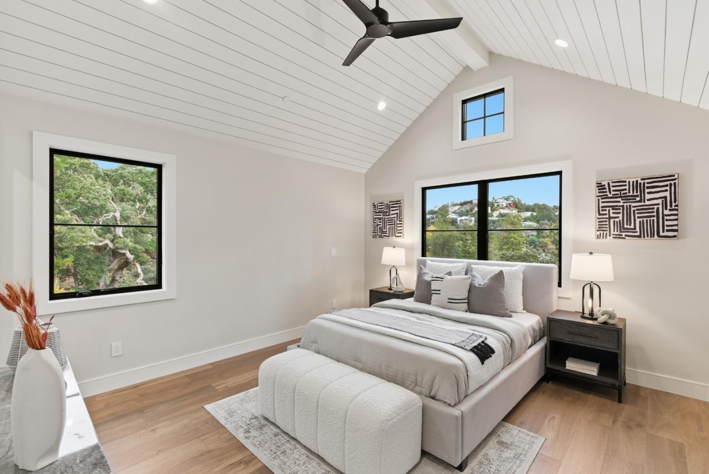 Detail Gallery Image 22 of 53 For 123 Dolton Ave, San Carlos,  CA 94070 - 5 Beds | 5/1 Baths