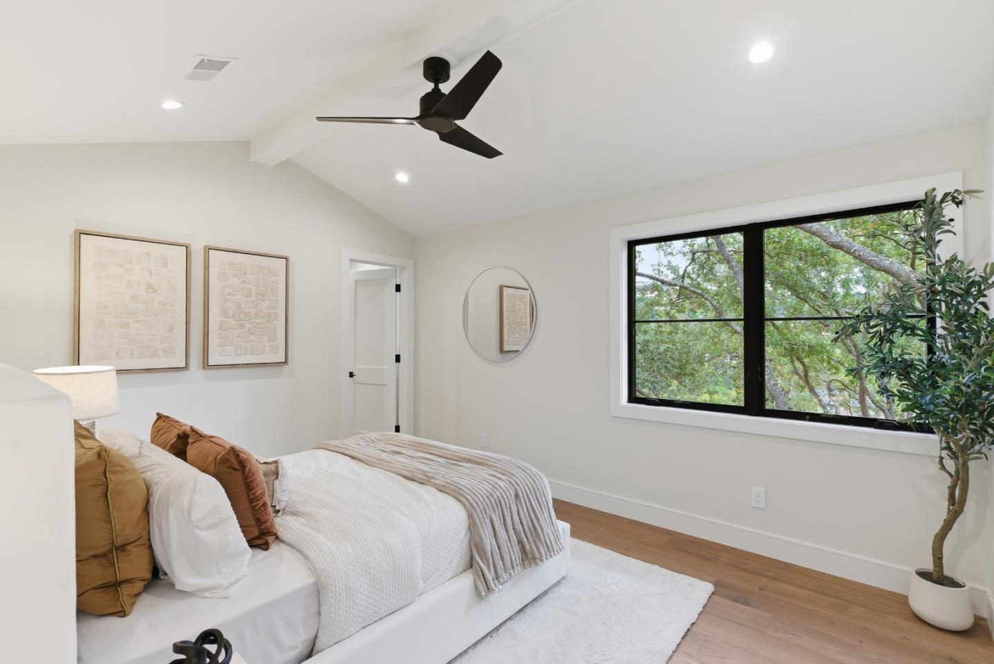 Detail Gallery Image 26 of 53 For 123 Dolton Ave, San Carlos,  CA 94070 - 5 Beds | 5/1 Baths