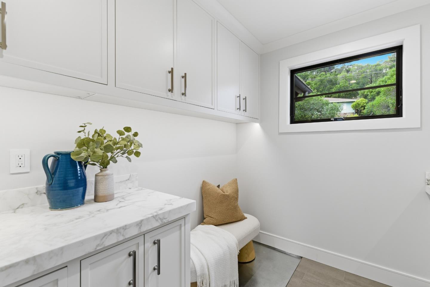 Detail Gallery Image 29 of 53 For 123 Dolton Ave, San Carlos,  CA 94070 - 5 Beds | 5/1 Baths