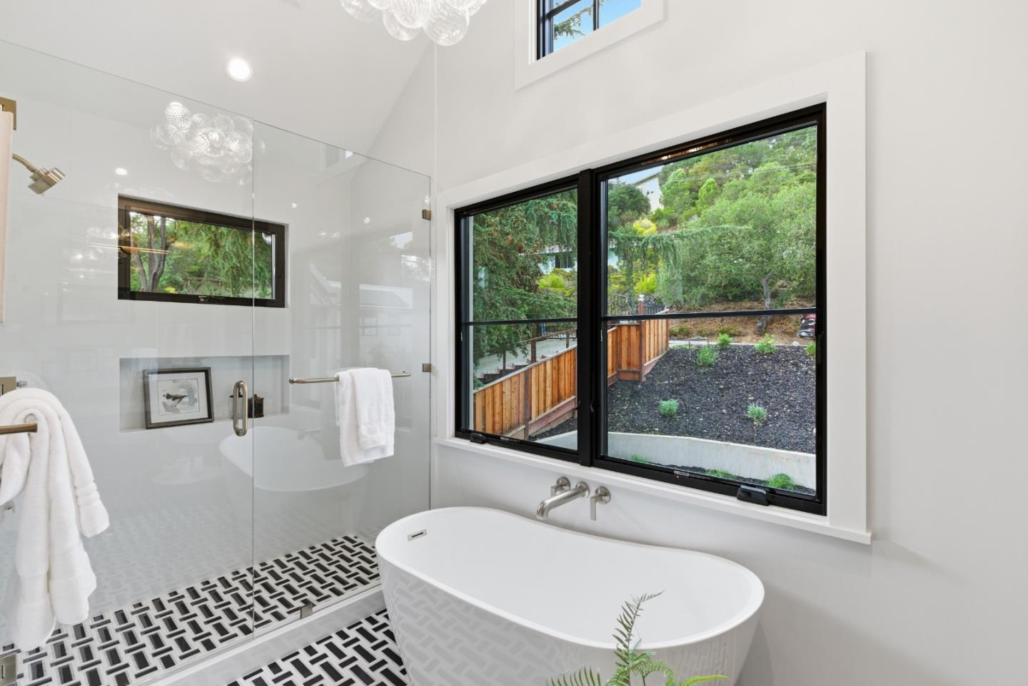 Detail Gallery Image 36 of 53 For 123 Dolton Ave, San Carlos,  CA 94070 - 5 Beds | 5/1 Baths