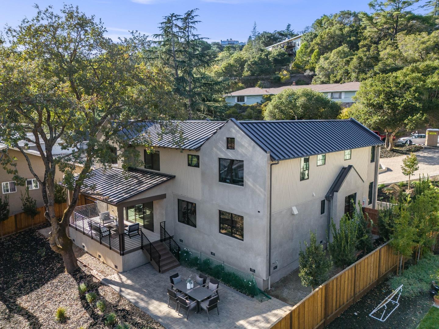 Detail Gallery Image 49 of 53 For 123 Dolton Ave, San Carlos,  CA 94070 - 5 Beds | 5/1 Baths