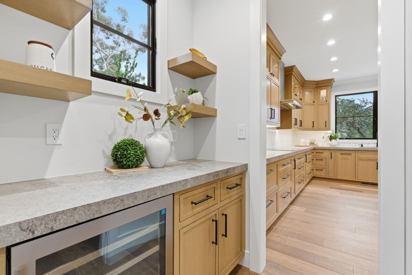 Detail Gallery Image 5 of 53 For 123 Dolton Ave, San Carlos,  CA 94070 - 5 Beds | 5/1 Baths