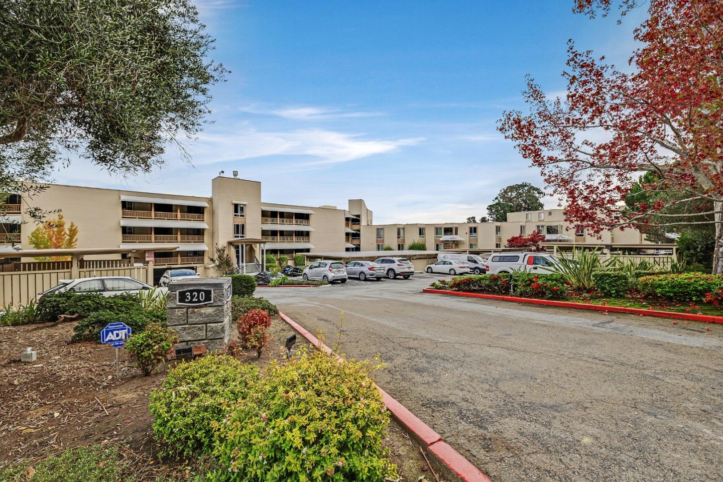 Detail Gallery Image 2 of 21 For 320 Vallejo Dr #18,  Millbrae,  CA 94030 - 2 Beds | 2 Baths
