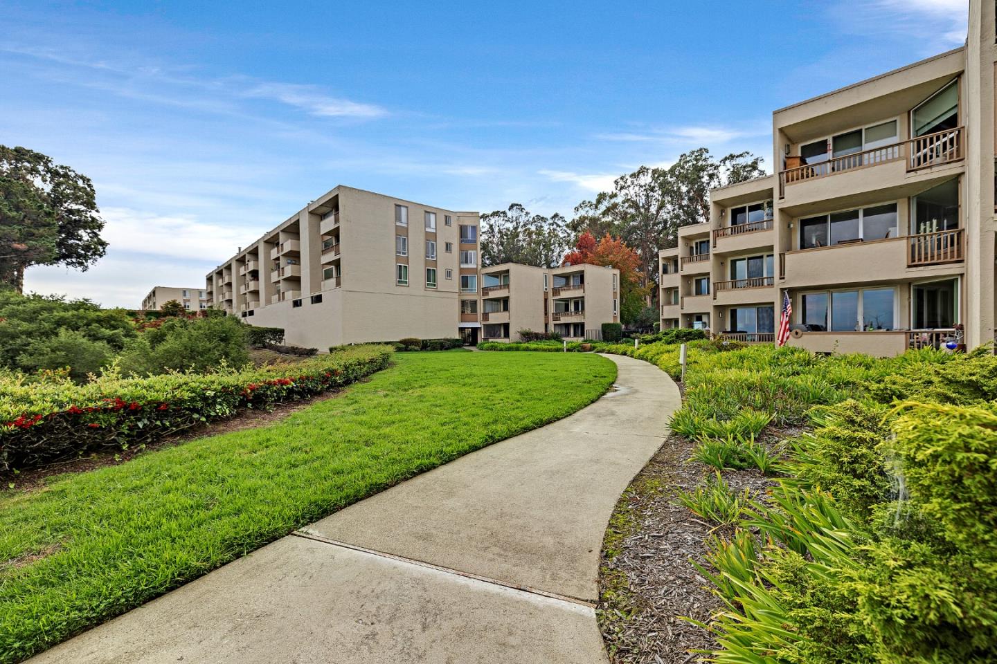 Detail Gallery Image 20 of 21 For 320 Vallejo Dr #18,  Millbrae,  CA 94030 - 2 Beds | 2 Baths