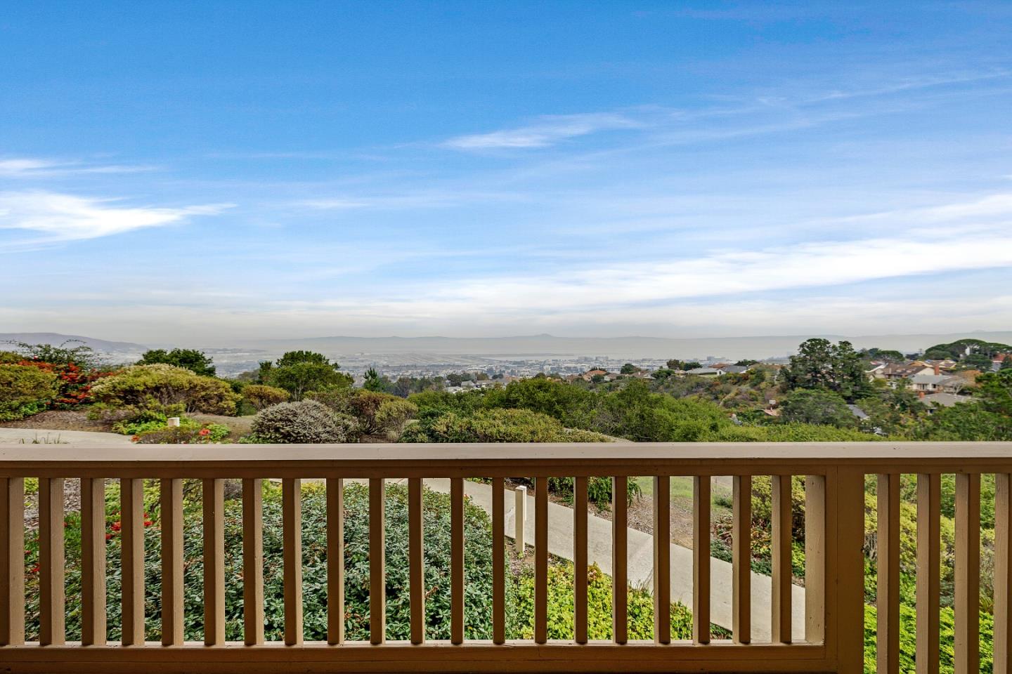 Detail Gallery Image 4 of 21 For 320 Vallejo Dr #18,  Millbrae,  CA 94030 - 2 Beds | 2 Baths