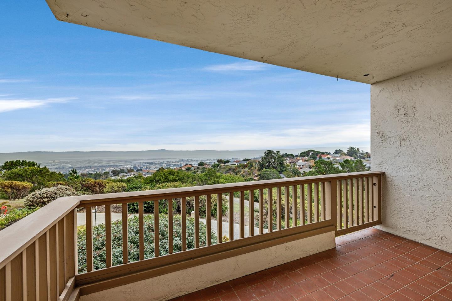 Detail Gallery Image 5 of 21 For 320 Vallejo Dr #18,  Millbrae,  CA 94030 - 2 Beds | 2 Baths