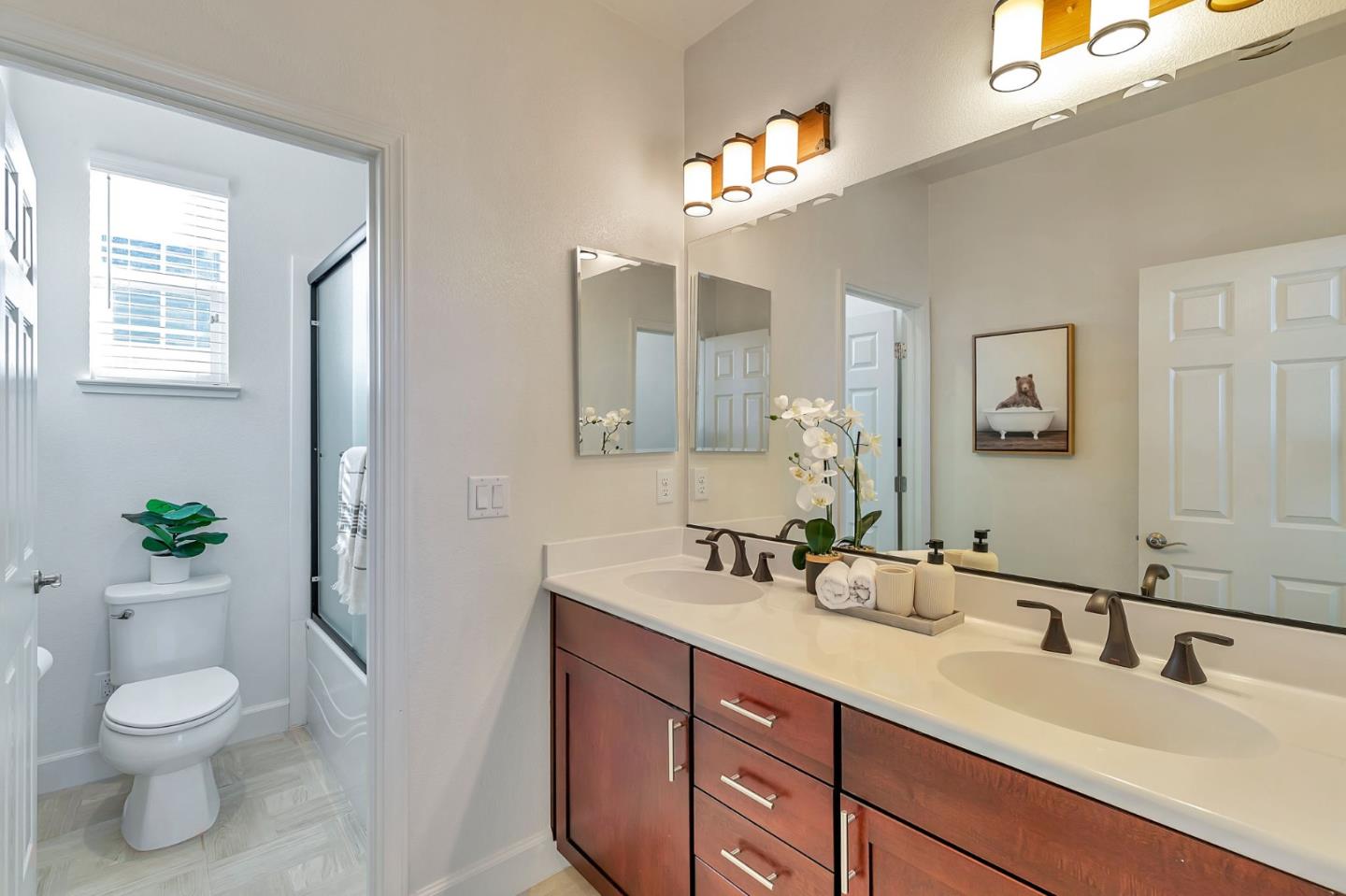 Detail Gallery Image 14 of 79 For 5050 Bonanza Dr, Fremont,  CA 94555 - 4 Beds | 3/1 Baths