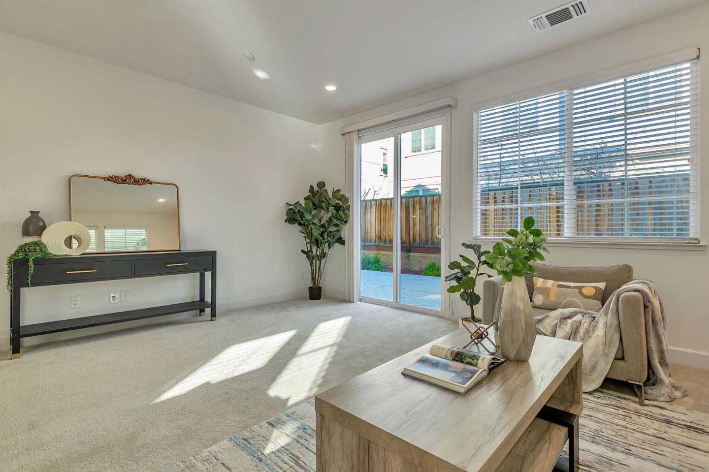 Detail Gallery Image 4 of 79 For 5050 Bonanza Dr, Fremont,  CA 94555 - 4 Beds | 3/1 Baths