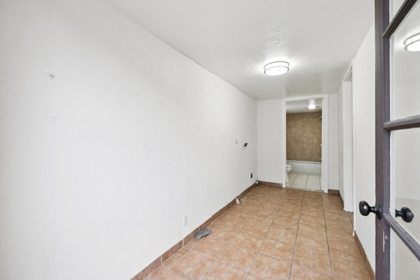 Detail Gallery Image 10 of 15 For 735 Locust St, San Jose,  CA 95110 - 3 Beds | 1 Baths