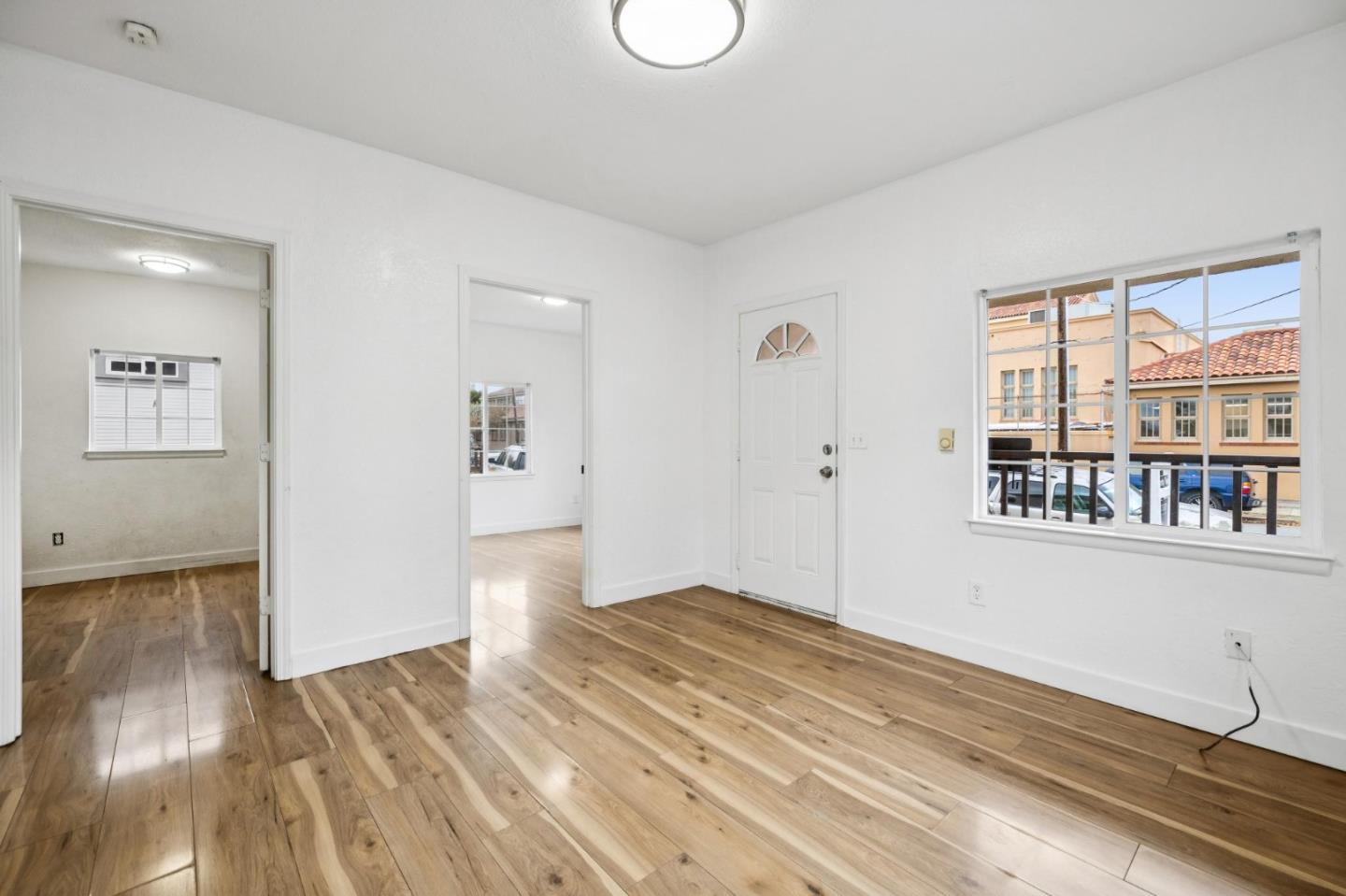 Detail Gallery Image 4 of 15 For 735 Locust St, San Jose,  CA 95110 - 3 Beds | 1 Baths