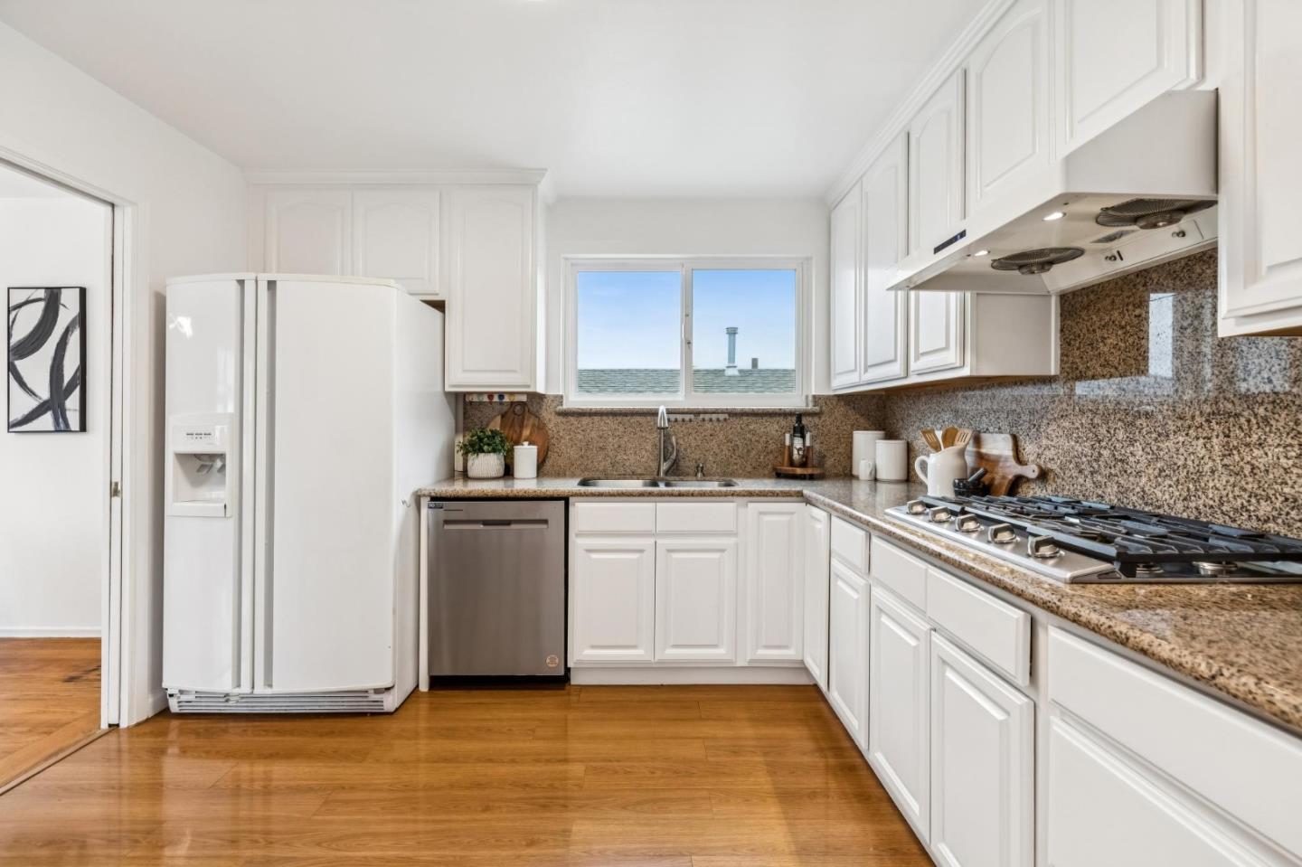 Detail Gallery Image 12 of 41 For 259 Canyon Dr, Daly City,  CA 94014 - 5 Beds | 3 Baths