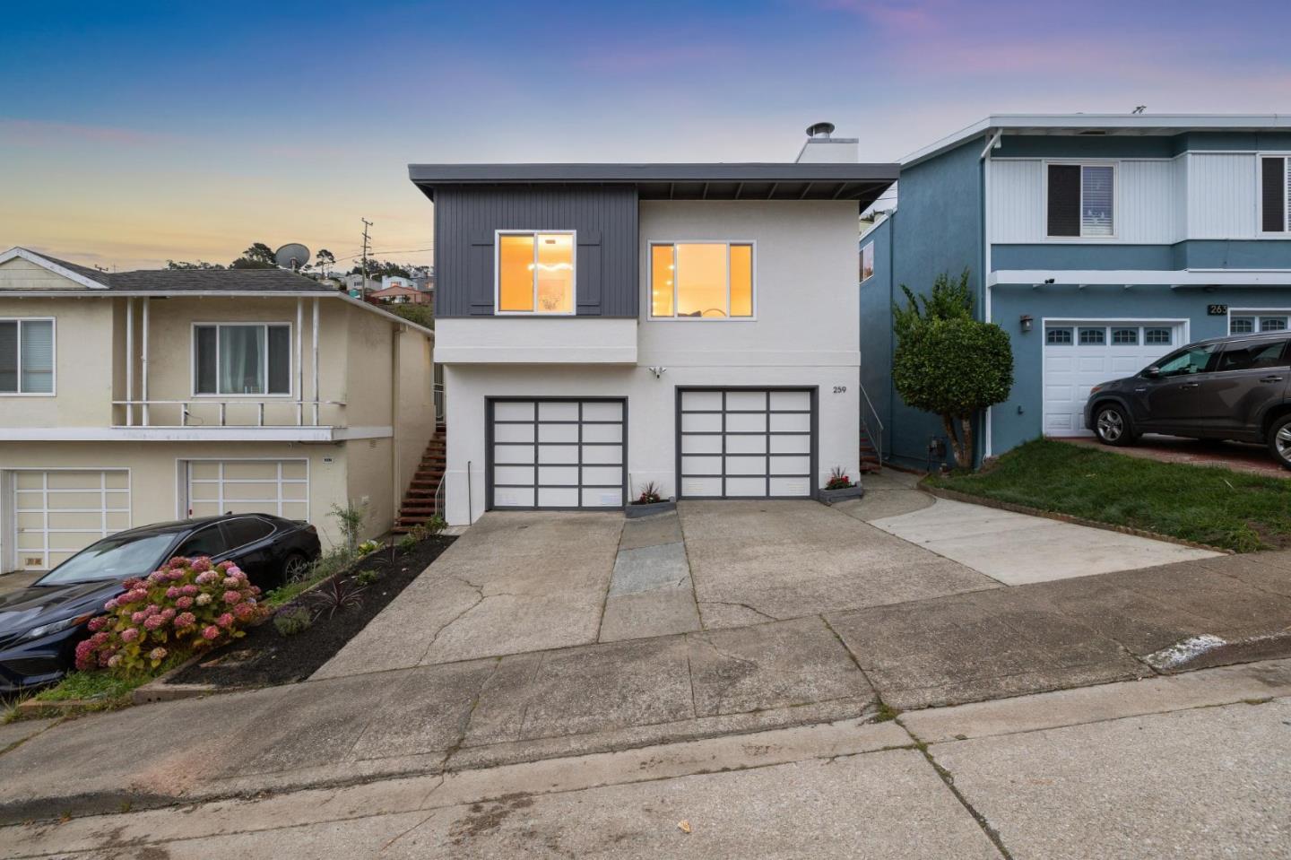 Detail Gallery Image 2 of 41 For 259 Canyon Dr, Daly City,  CA 94014 - 5 Beds | 3 Baths