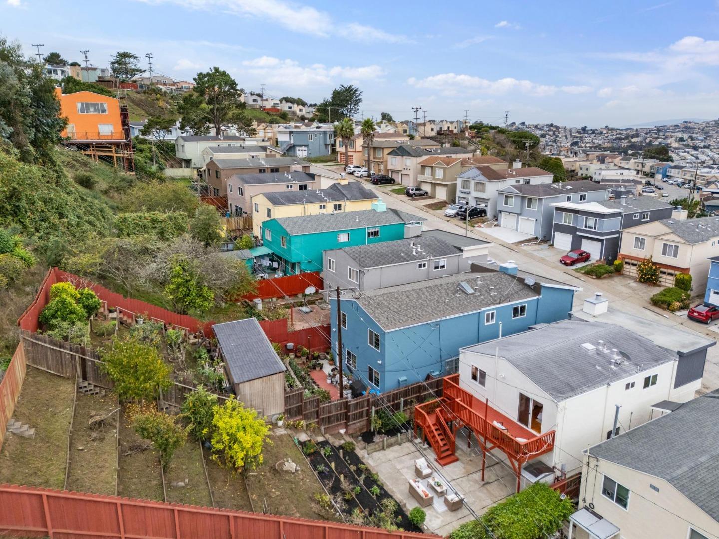 Detail Gallery Image 35 of 41 For 259 Canyon Dr, Daly City,  CA 94014 - 5 Beds | 3 Baths