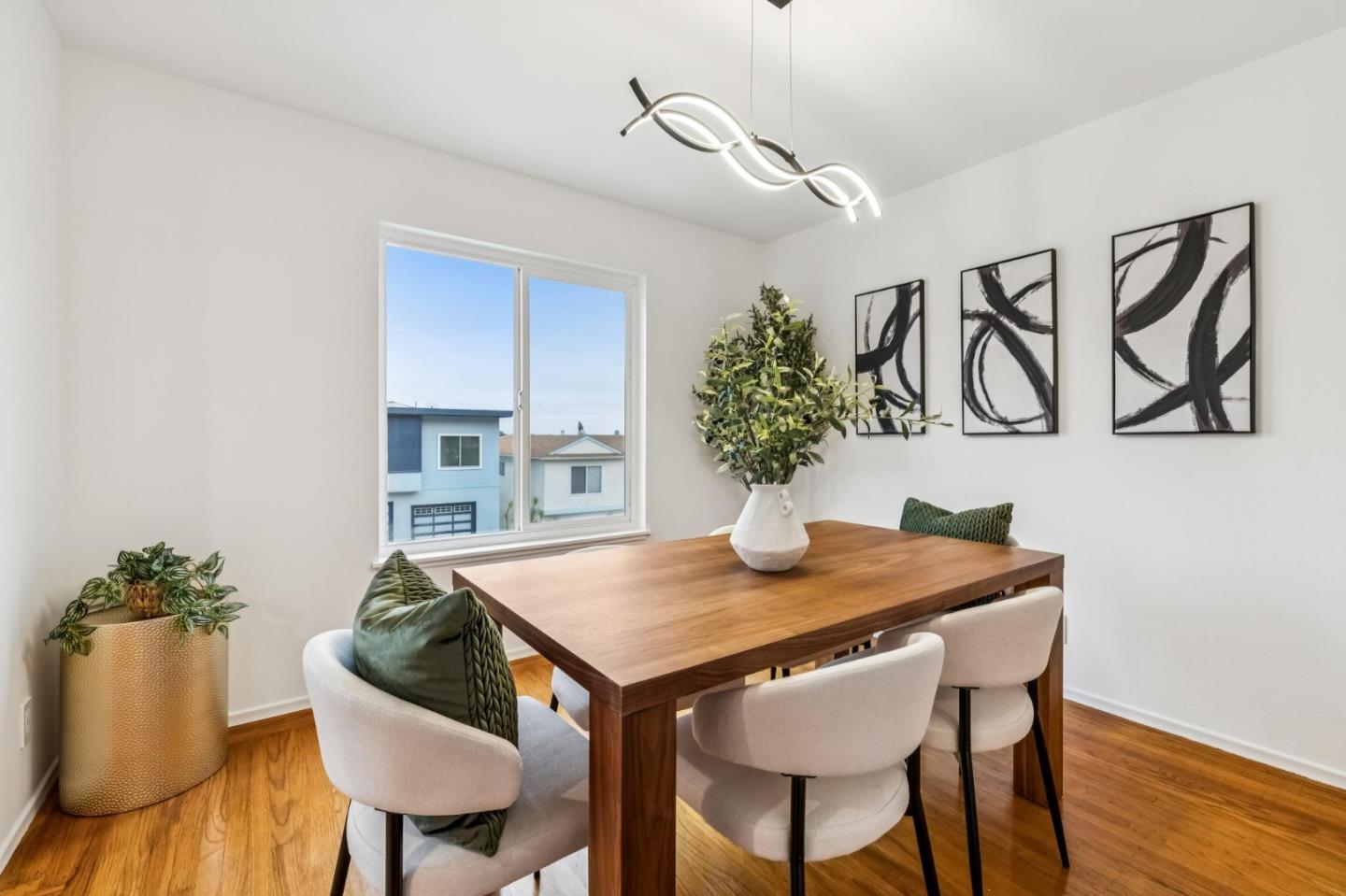 Detail Gallery Image 9 of 41 For 259 Canyon Dr, Daly City,  CA 94014 - 5 Beds | 3 Baths