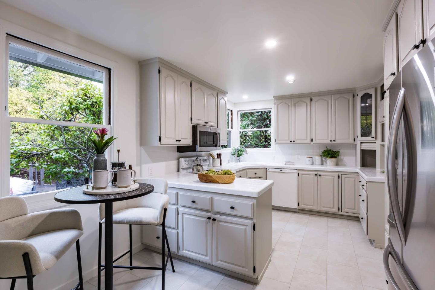 Detail Gallery Image 7 of 22 For 3467 Waverley St, Palo Alto,  CA 94306 - 4 Beds | 2 Baths