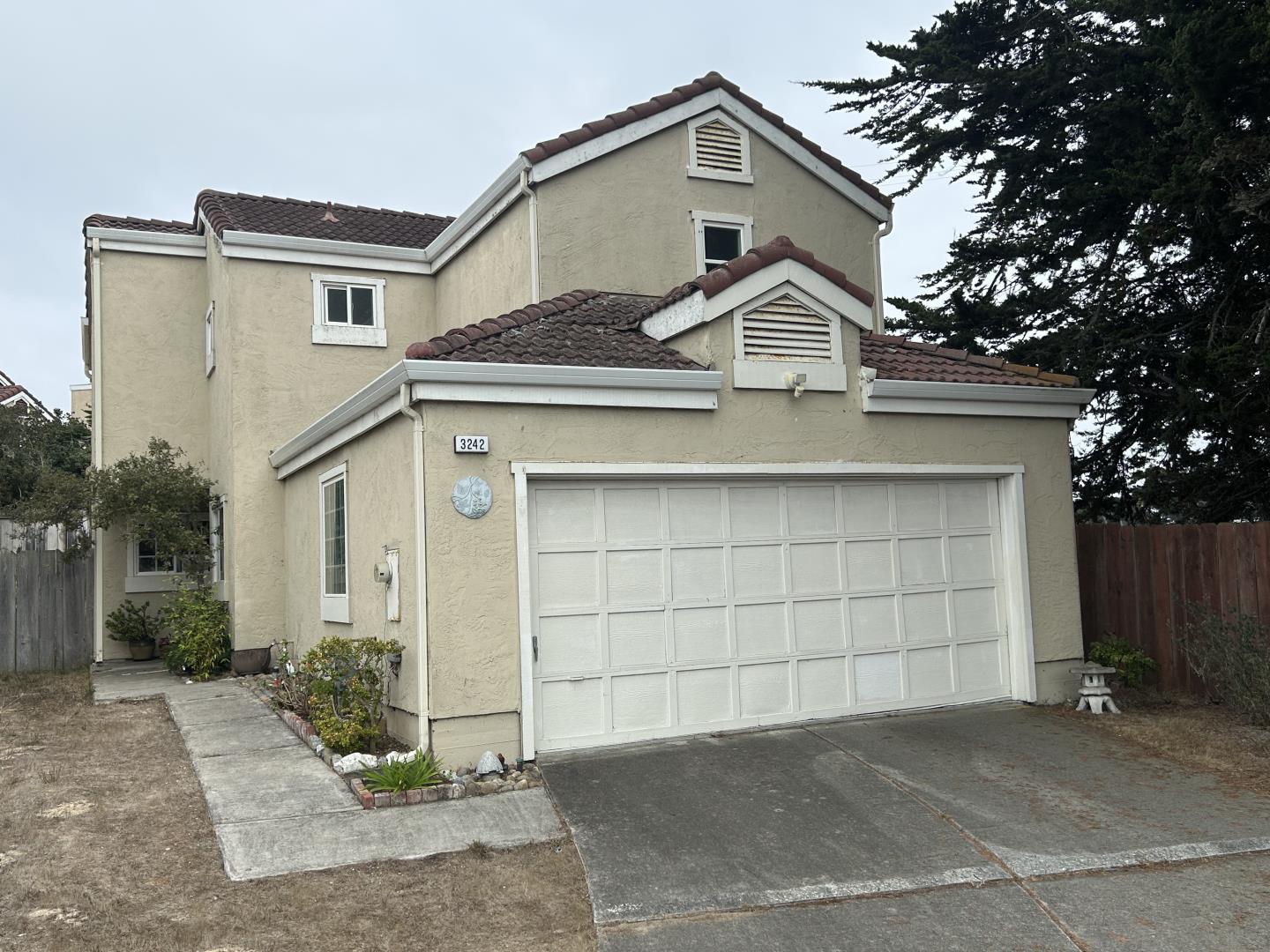 Detail Gallery Image 1 of 34 For 3242 Coral Way, Marina,  CA 93933 - 3 Beds | 2/1 Baths