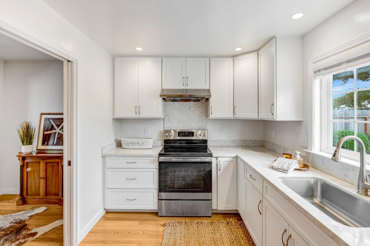 Detail Gallery Image 10 of 21 For 700 Elm Ave, Seaside,  CA 93955 - 2 Beds | 1 Baths