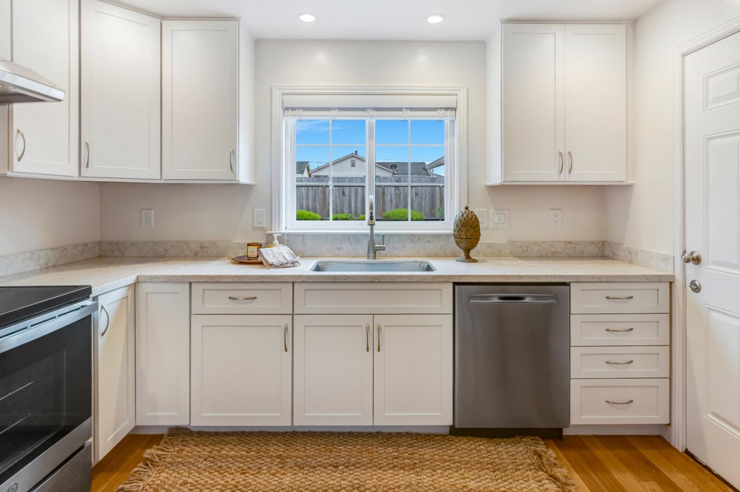 Detail Gallery Image 8 of 21 For 700 Elm Ave, Seaside,  CA 93955 - 2 Beds | 1 Baths