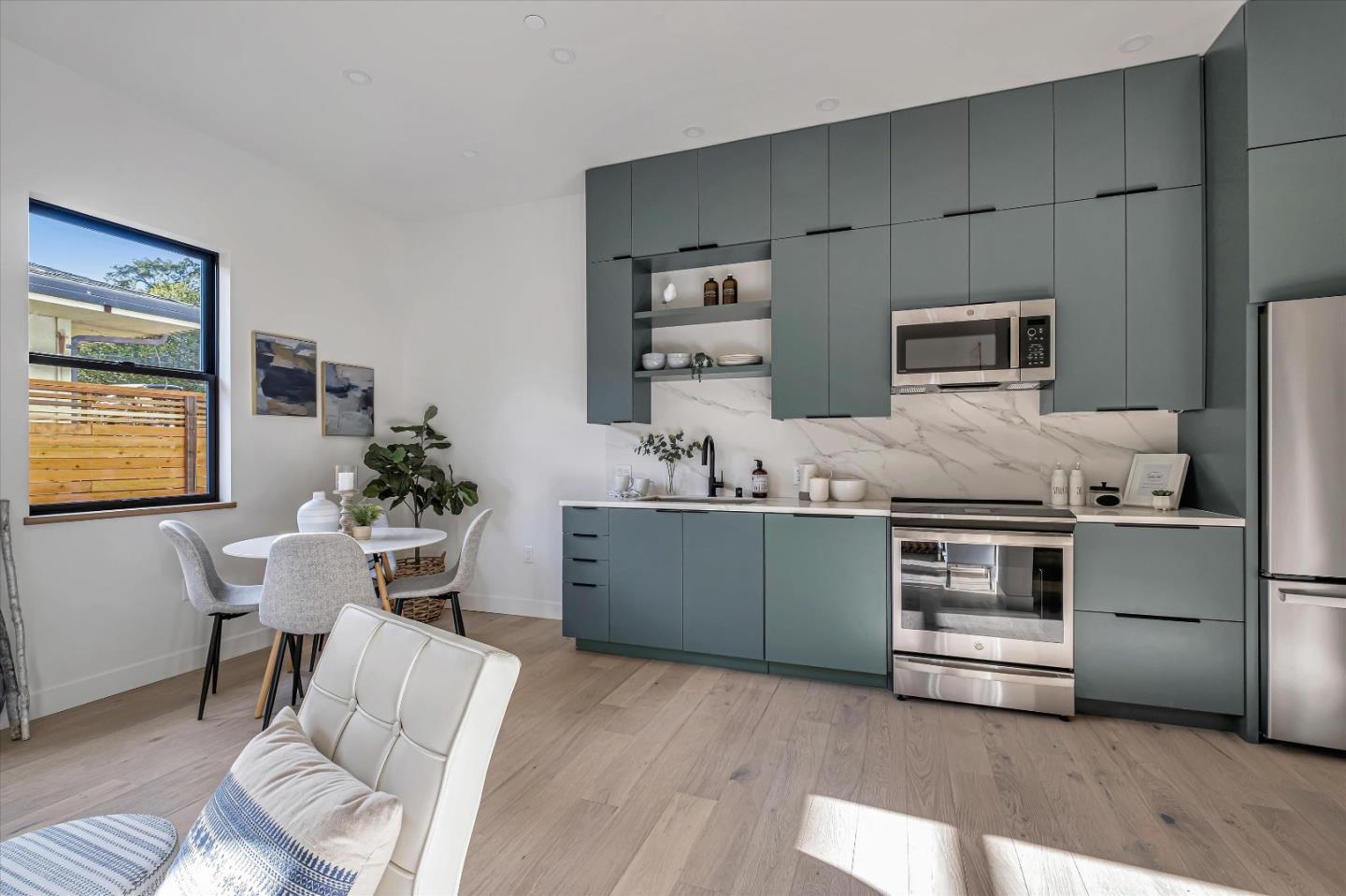 Detail Gallery Image 12 of 39 For 105 Darlington, Soquel,  CA 95073 - 3 Beds | 2/1 Baths